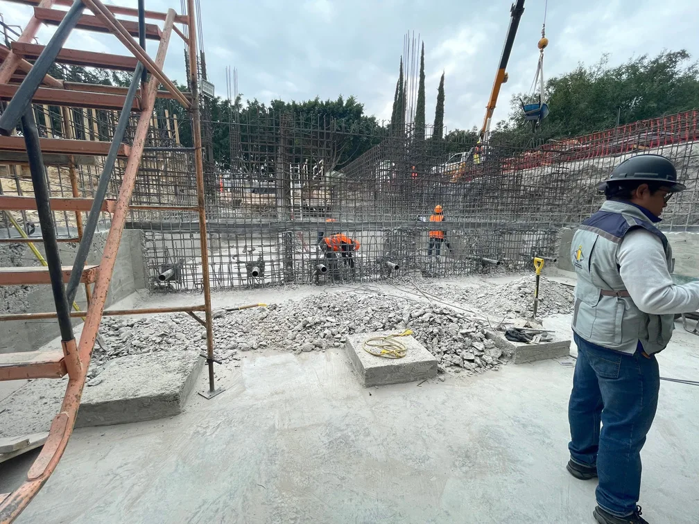 Armado de acero y habilitación de elementos de concreto.